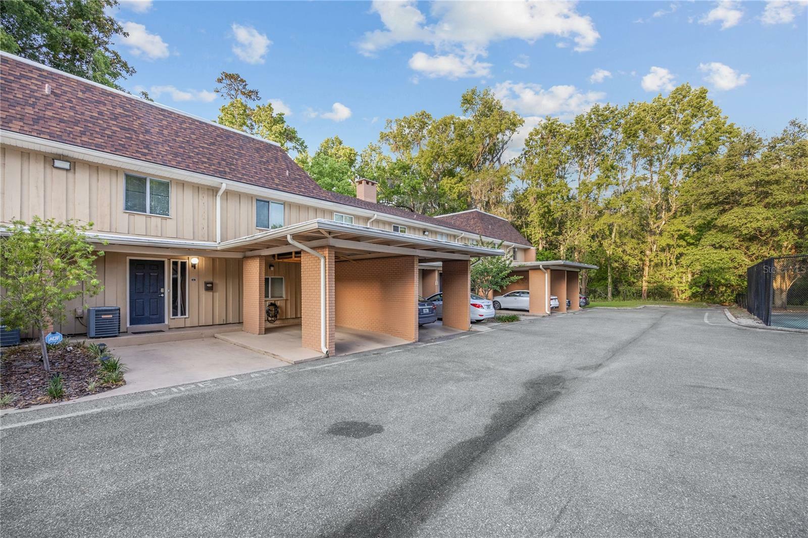 Property Photo: 507 NW 39th Road 161 FL 32607