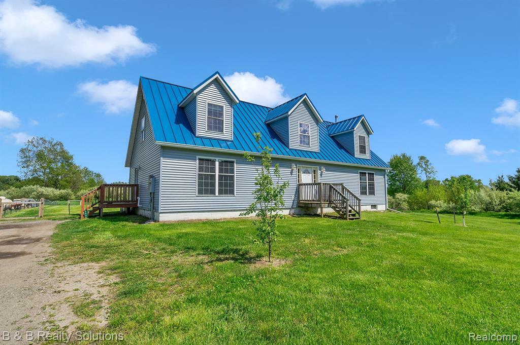 Property Photo:  2864 N Blacks Corners Road  MI 48444 8982 
