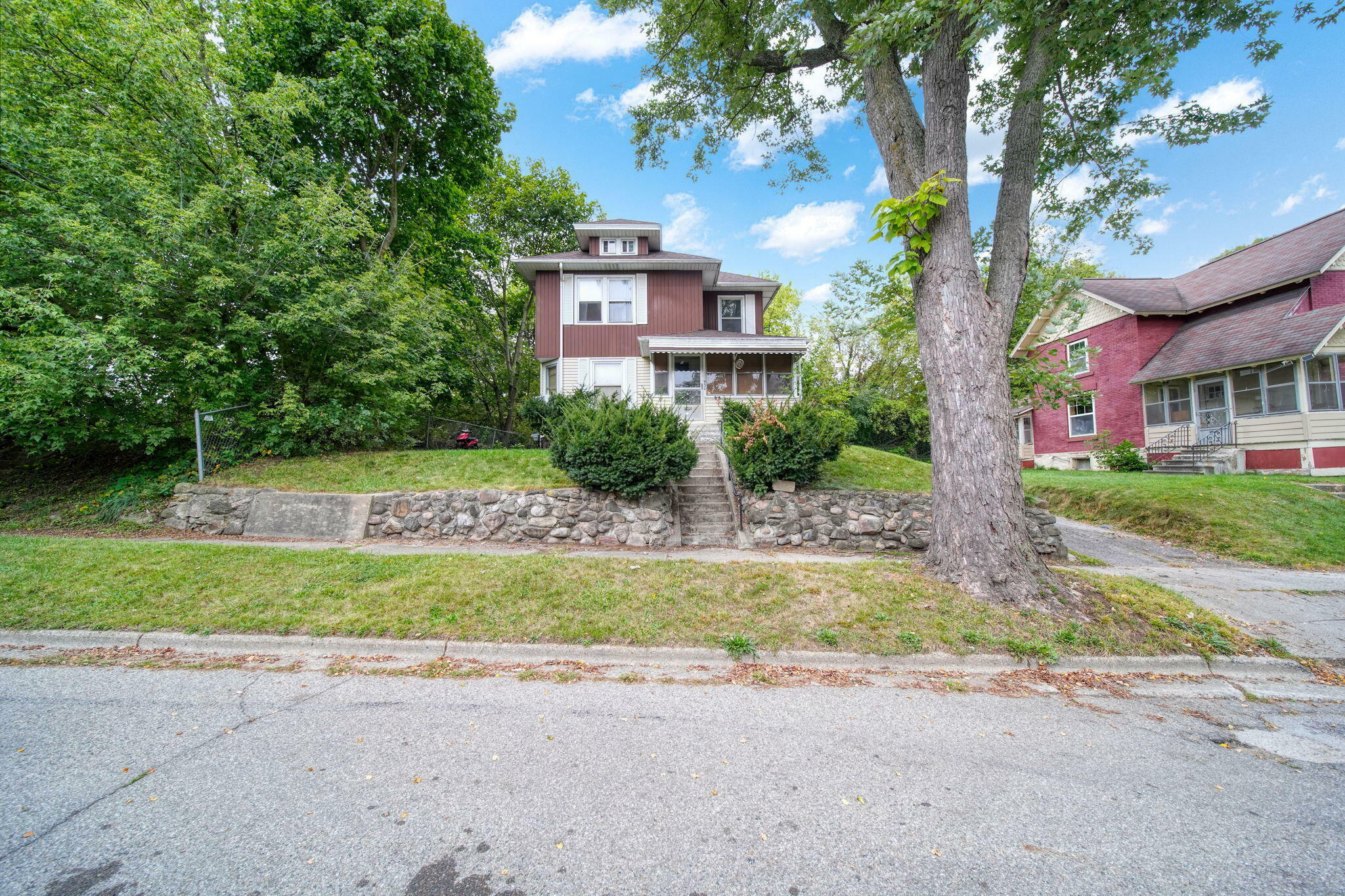 Property Photo:  930 Orchard Place  MI 49203 