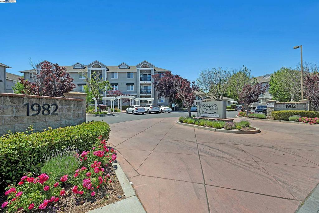1982 W Bayshore Rd 110  East Palo Alto CA 94303 photo