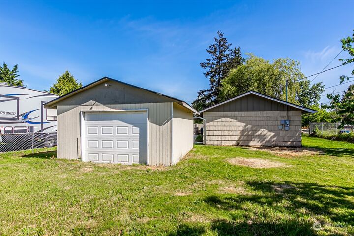 Property Photo: 1024 E 60th Street WA 98404