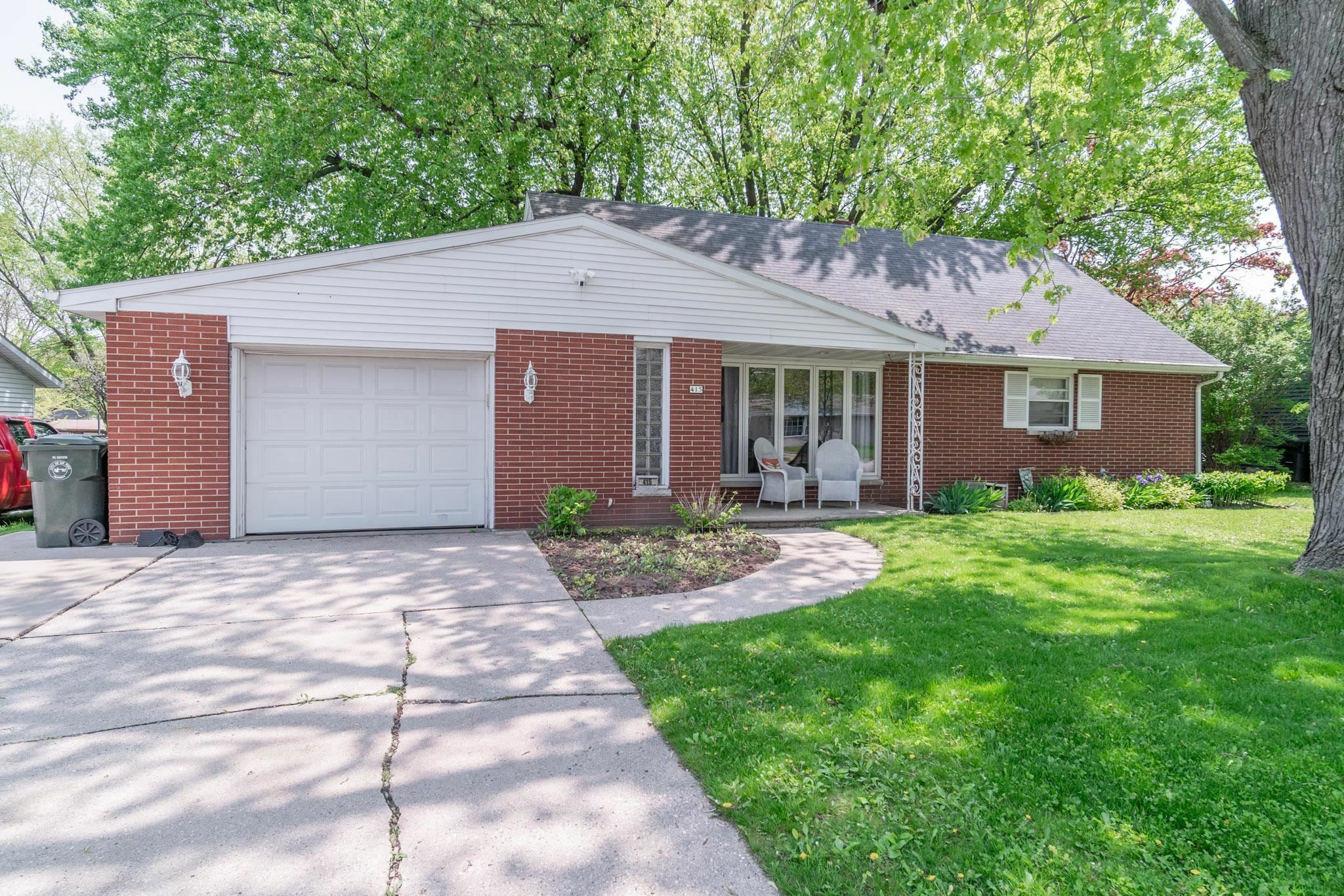 Property Photo:  415 Apollo Way  WI 54115 