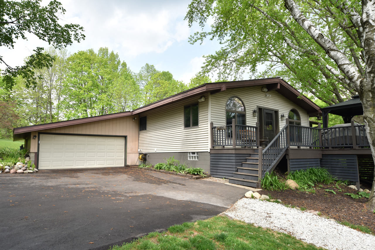 4461 Holly Ln  West Bend WI 53090 photo