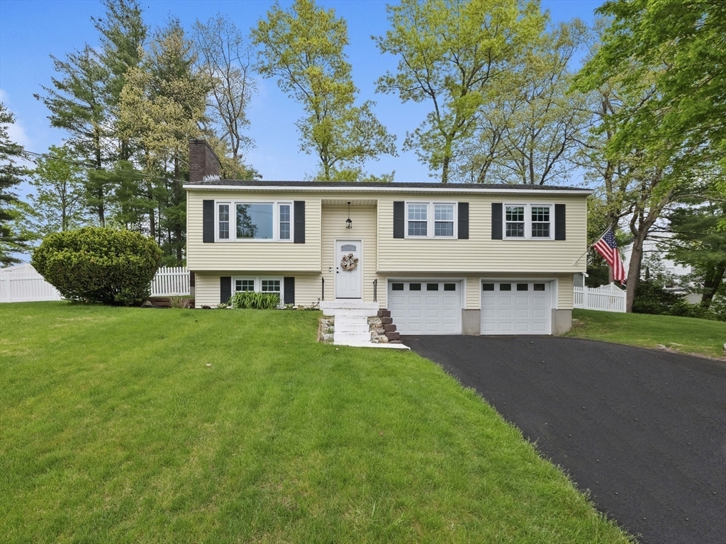 Property Photo:  6 Seneca Drive  NH 03062 