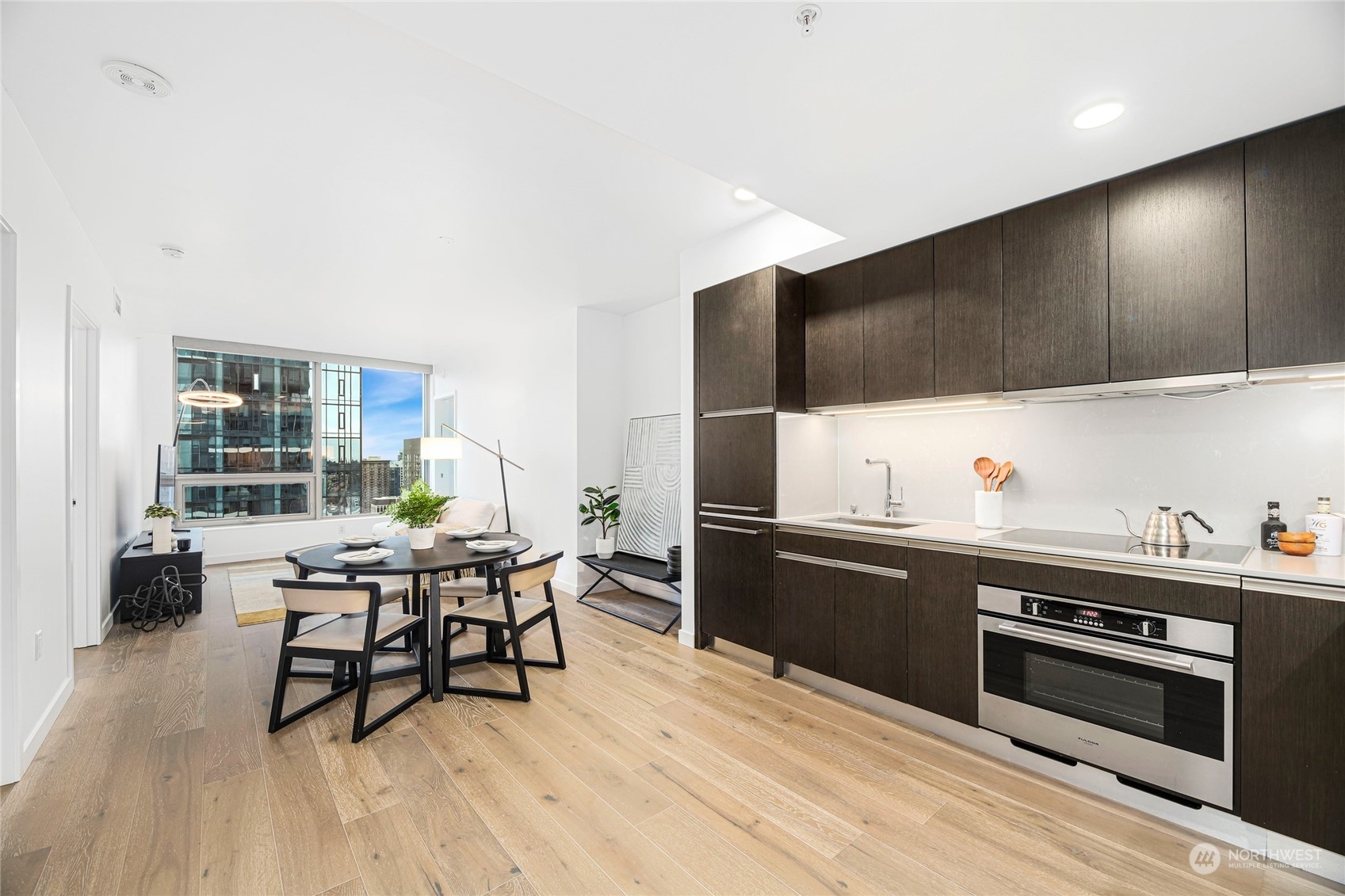 Property Photo:  1808  Minor Avenue 3702  WA 98101 