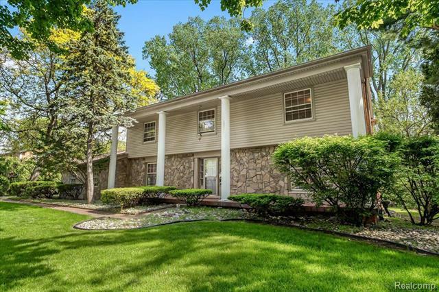 Property Photo:  766 Woodchester Drive  MI 48304 