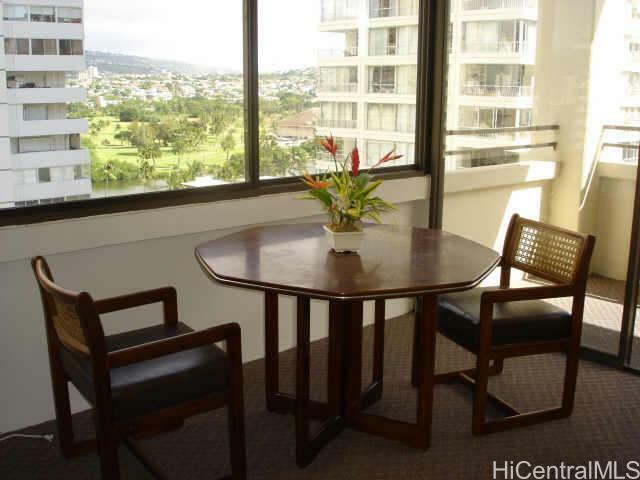 Property Photo:  2410 Cleghorn Street 1402  HI 96815 