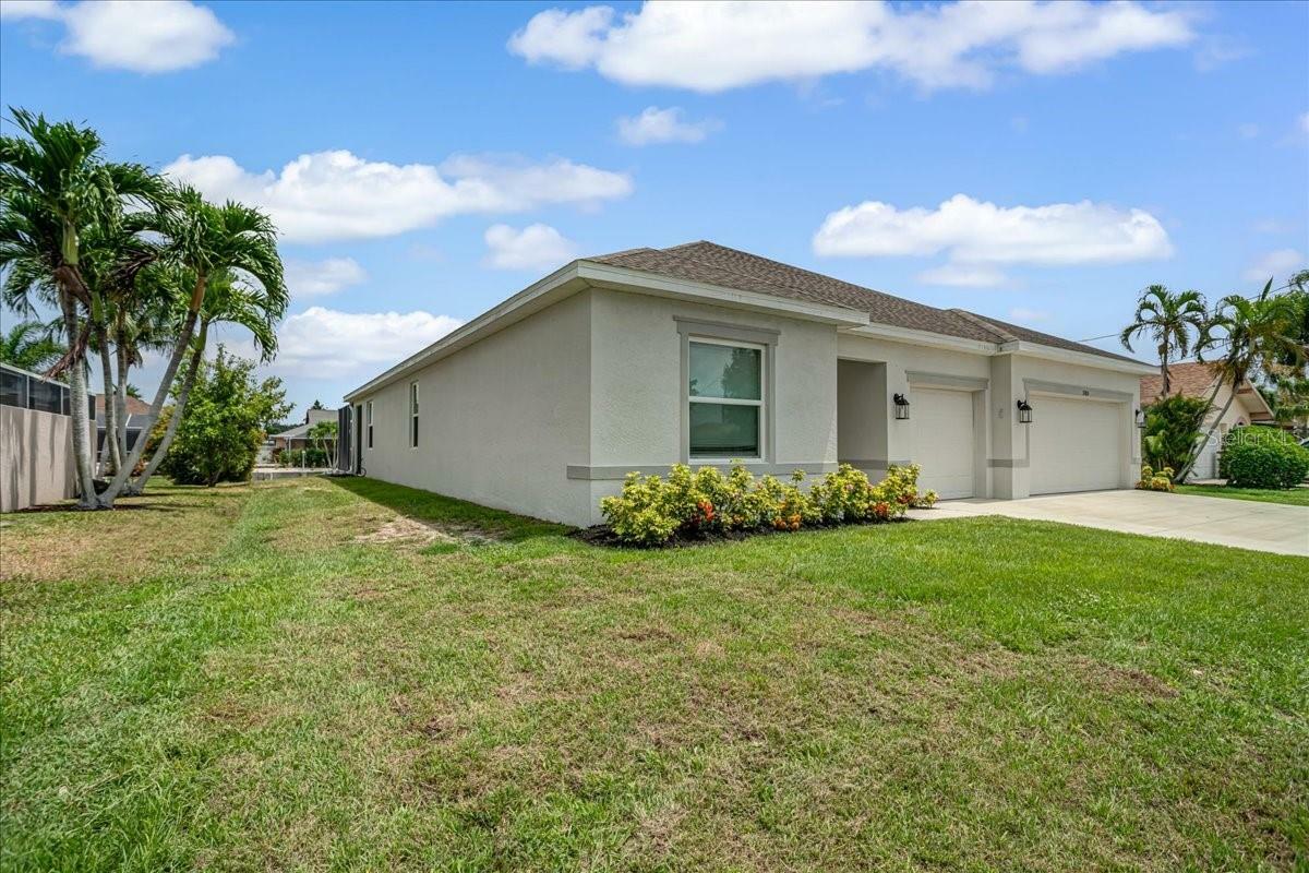 Property Photo:  1705 SE 10th Street  FL 33990 