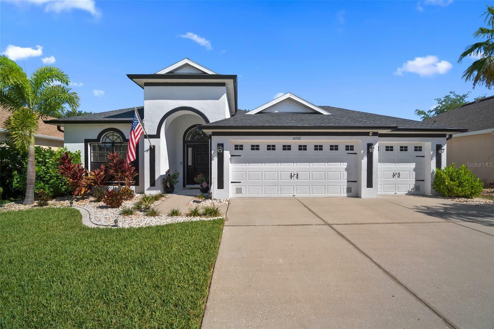 Property Photo: 10910 Australian Pine Drive FL 33579