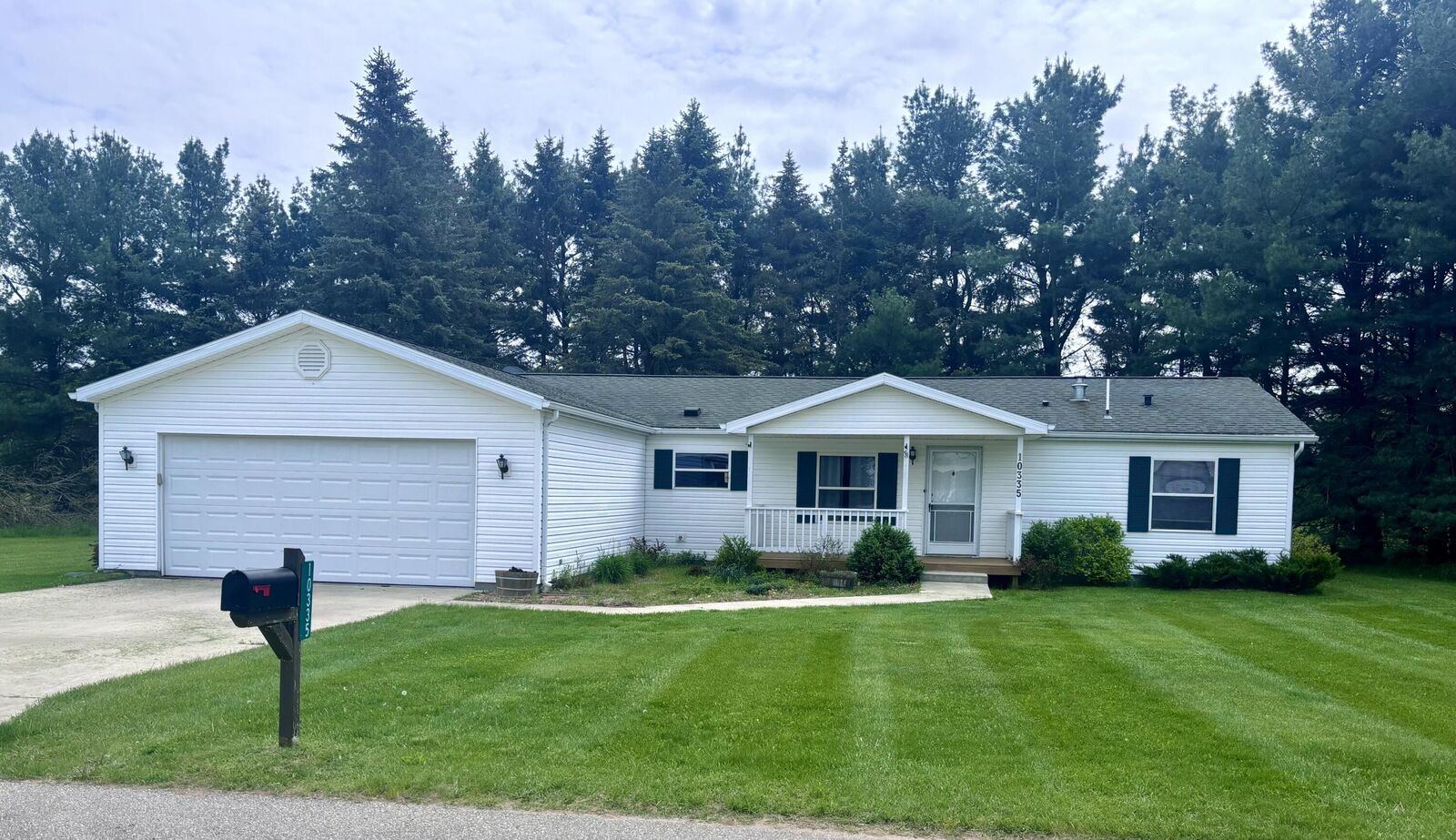 Property Photo:  10335 Schooner Lane  MI 49346 