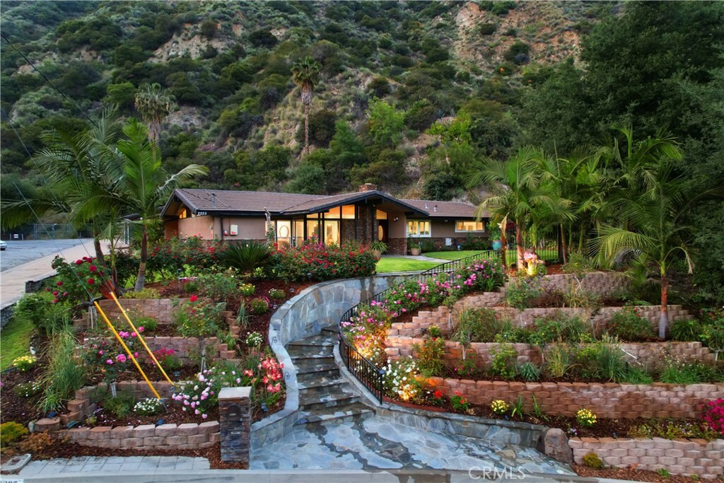 Property Photo:  2225 Canyon Road  CA 91006 