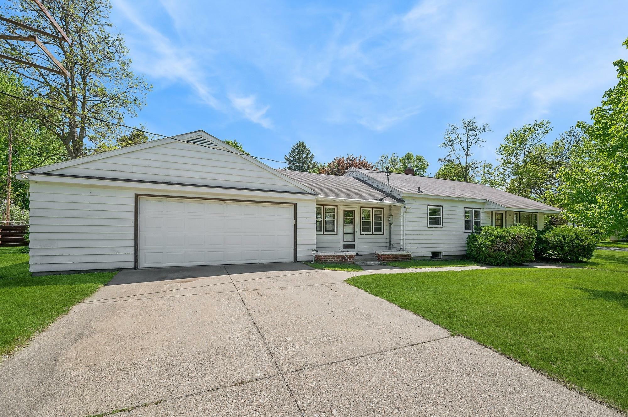 Property Photo:  802 14th Street SE  MN 56304 