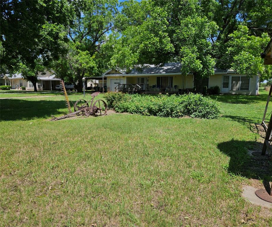 Property Photo: 109 Bluebonnet Drive TX 76073