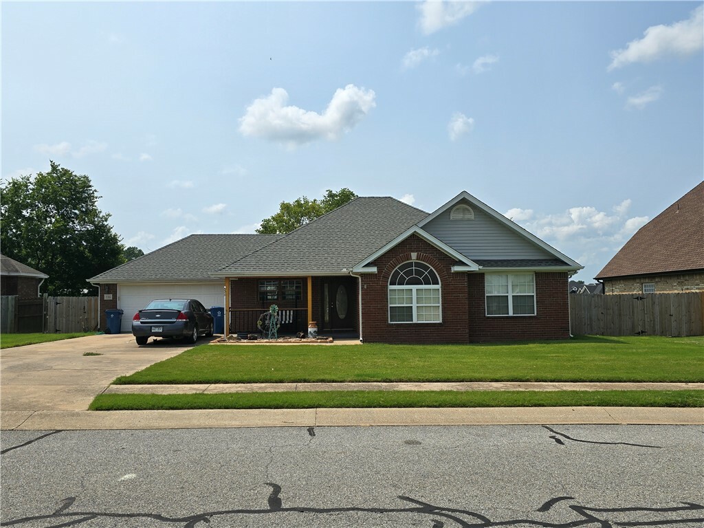 Property Photo:  735 Todd Circle  AR 72751 