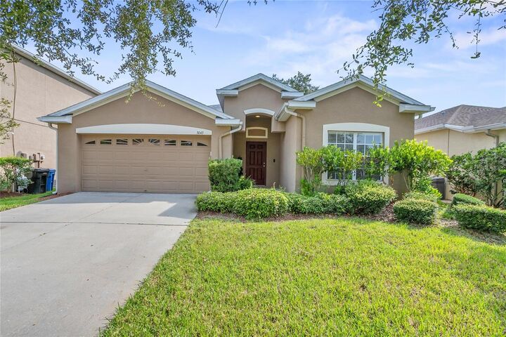 Property Photo:  3043 Gem Luster Court  FL 33594 