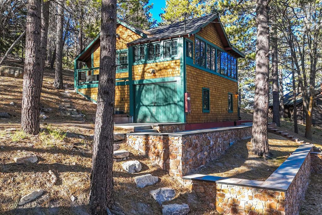 Property Photo:  261 Big Bear Tract  CA 92333 