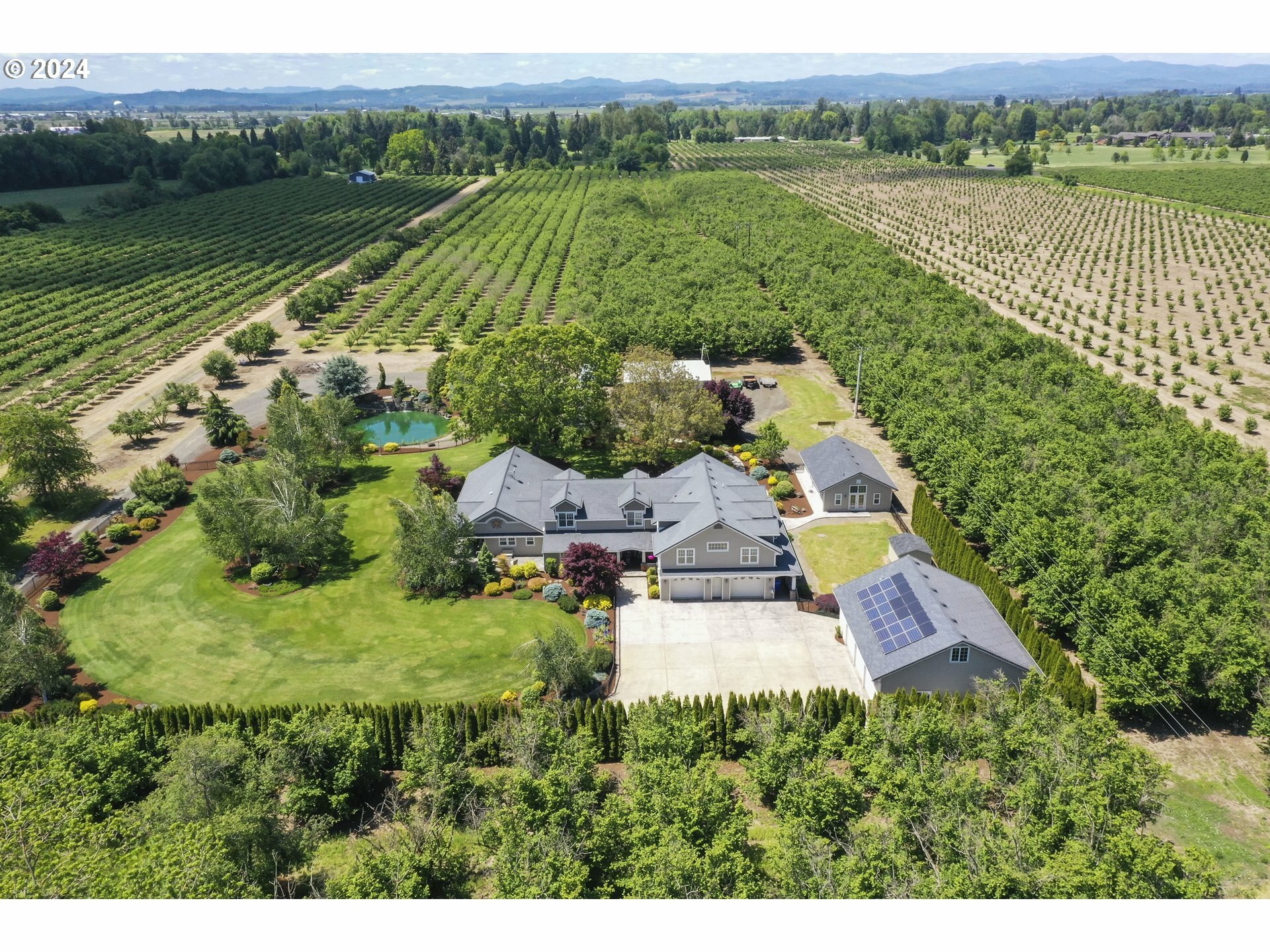 Property Photo: 92386 River Rd OR 97448