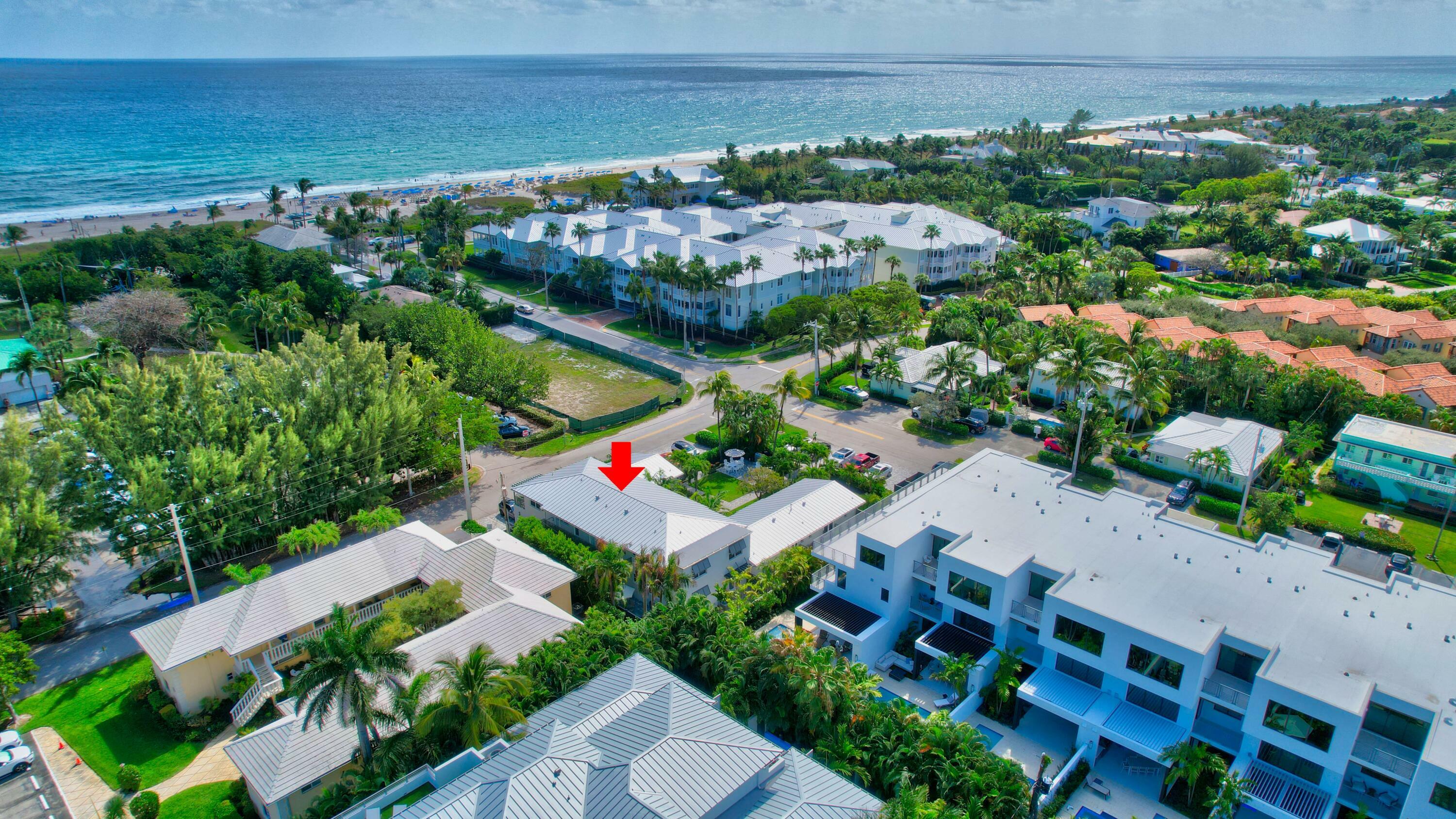 Property Photo:  1025 Casuarina Road 7  FL 33483 