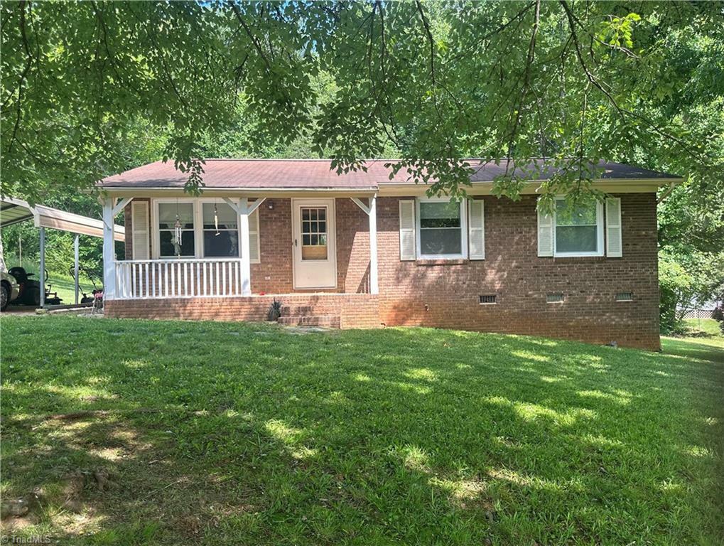 Property Photo:  419 Crystal Drive  NC 28659 