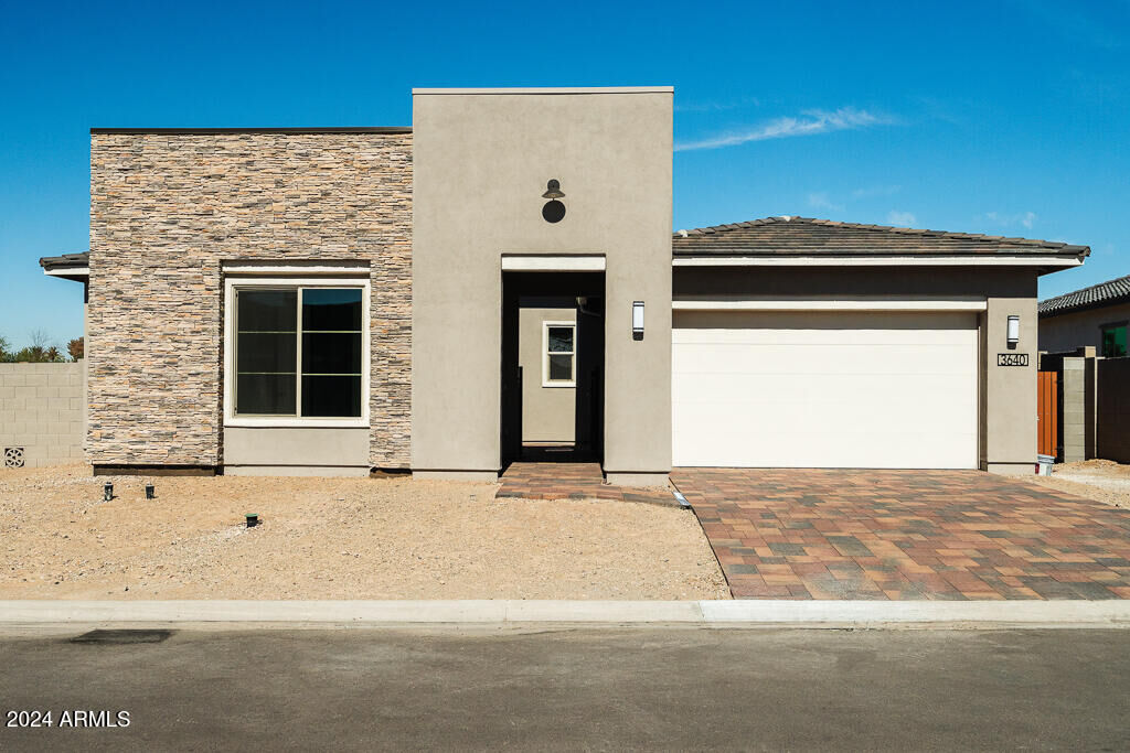 Property Photo: 3640 W Summerside Road AZ 85339