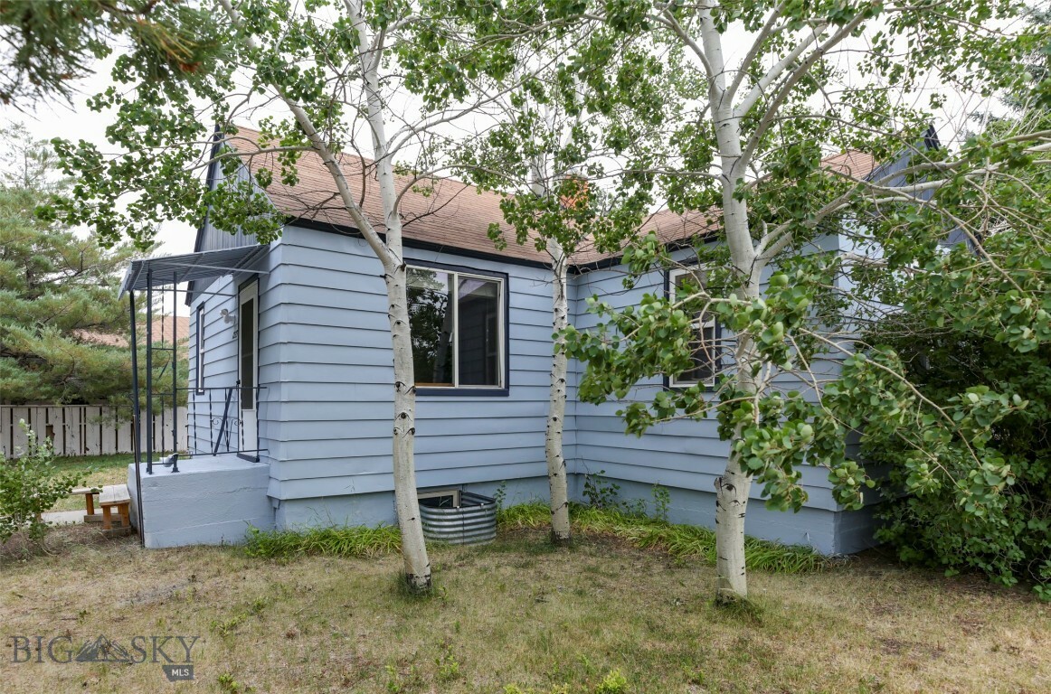 Property Photo:  1223 W Crawford Street  MT 59047 