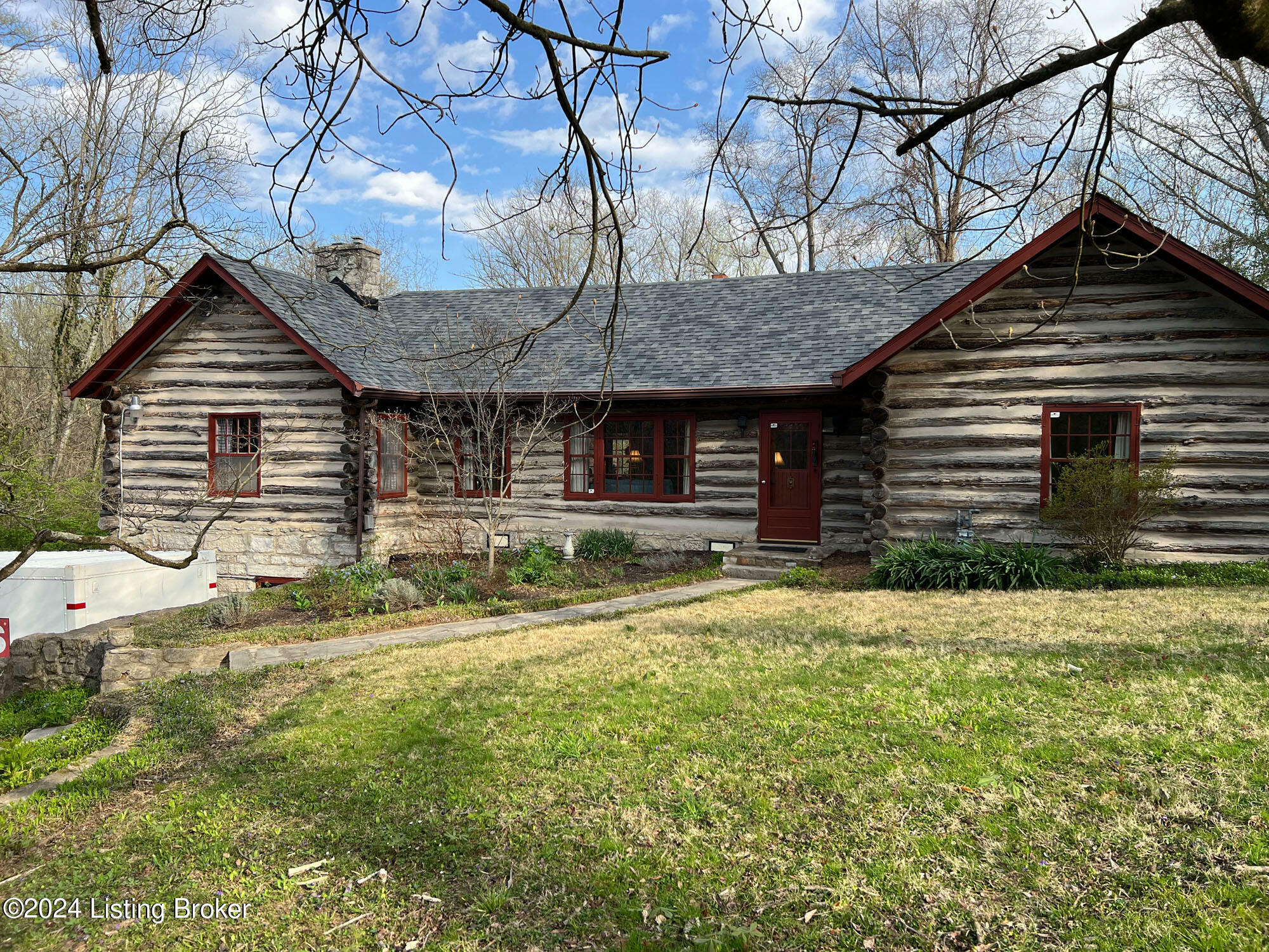 Property Photo:  2515 Woodside Rd  KY 40207 