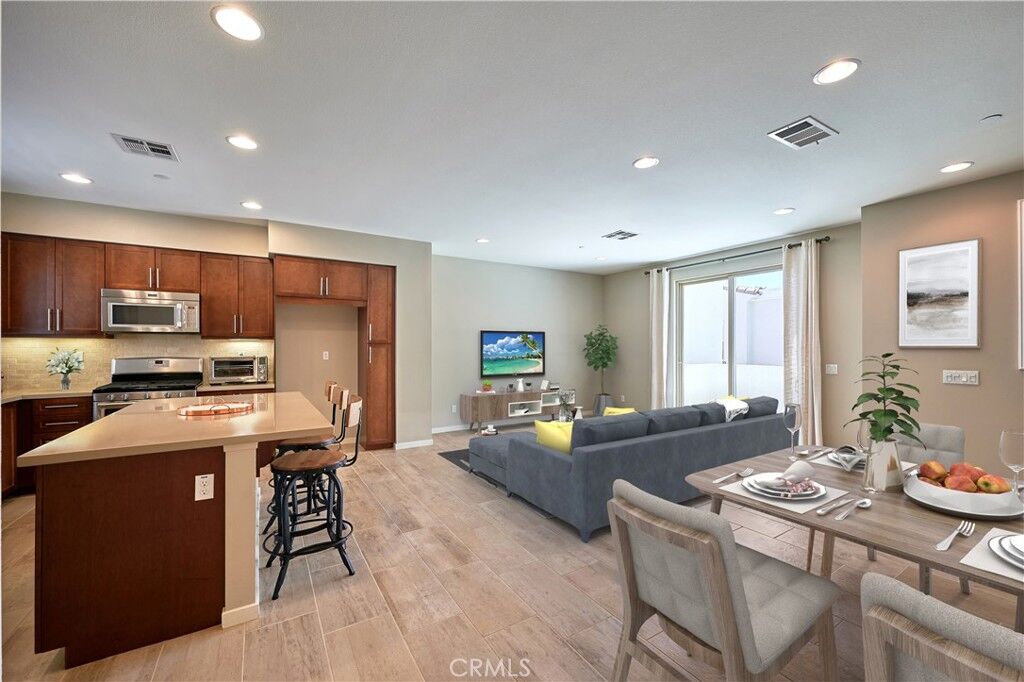 Property Photo:  10 Abarrota Street  CA 92694 