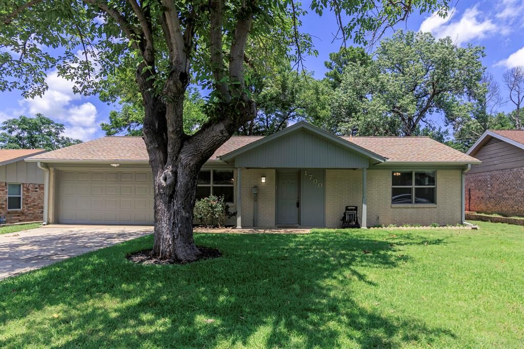 Property Photo:  1700 Tyler Avenue  TX 76040 