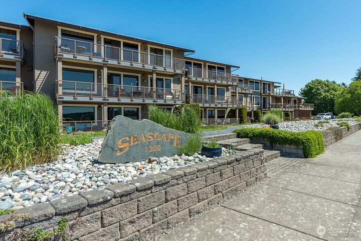 Property Photo:  1300 Peace Portal Drive 202  WA 98230 