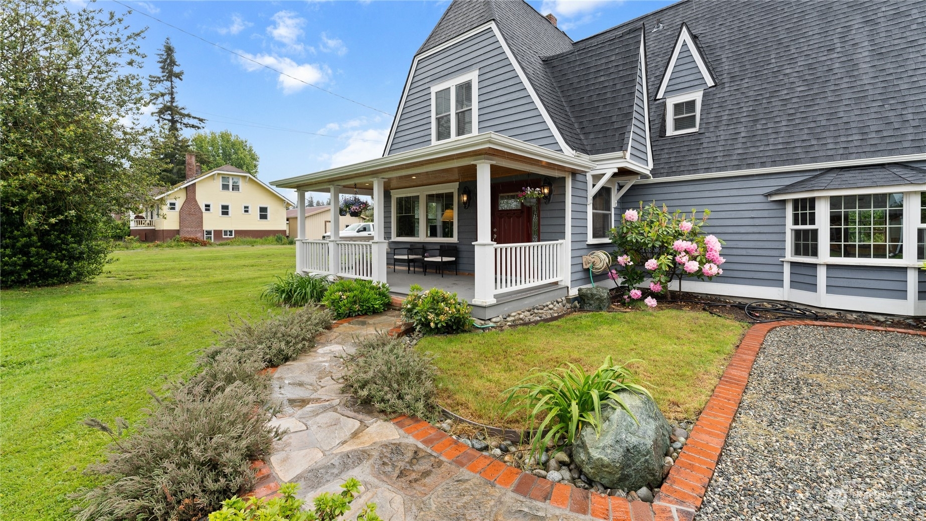 Property Photo:  62 Willow Lane  WA 98273 