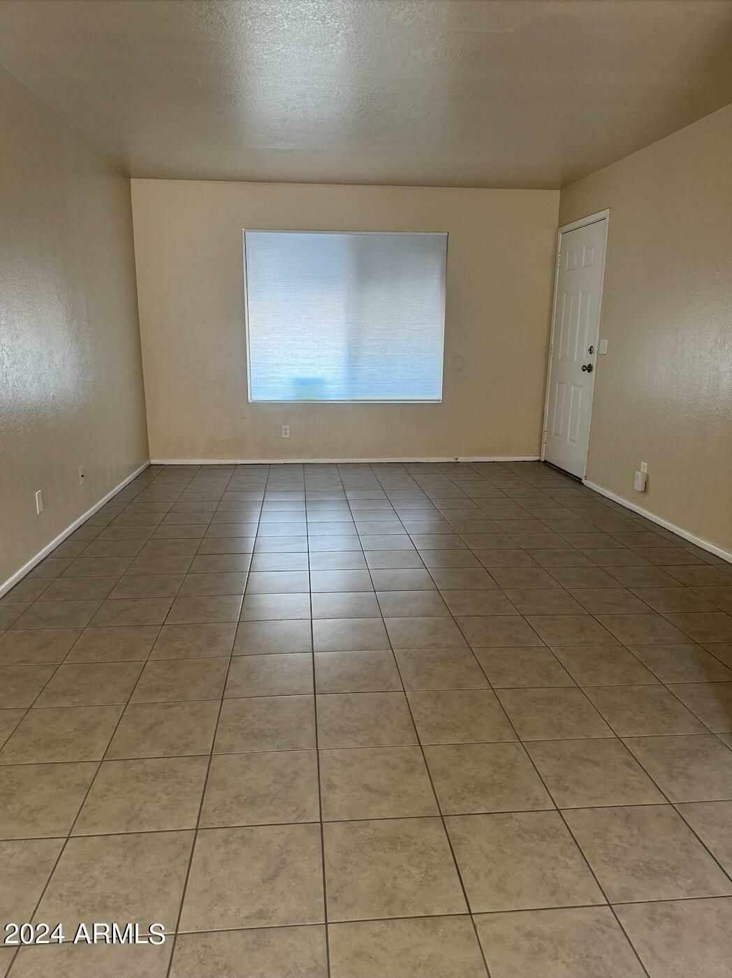 Property Photo:  1440 S Kenneth Place 102  AZ 85281 