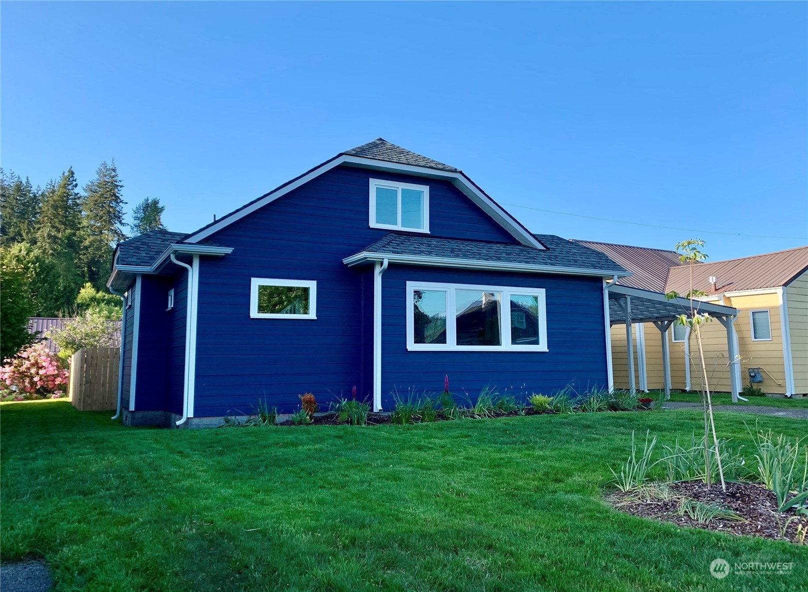 Property Photo:  528 W Broadway Avenue  WA 98563 