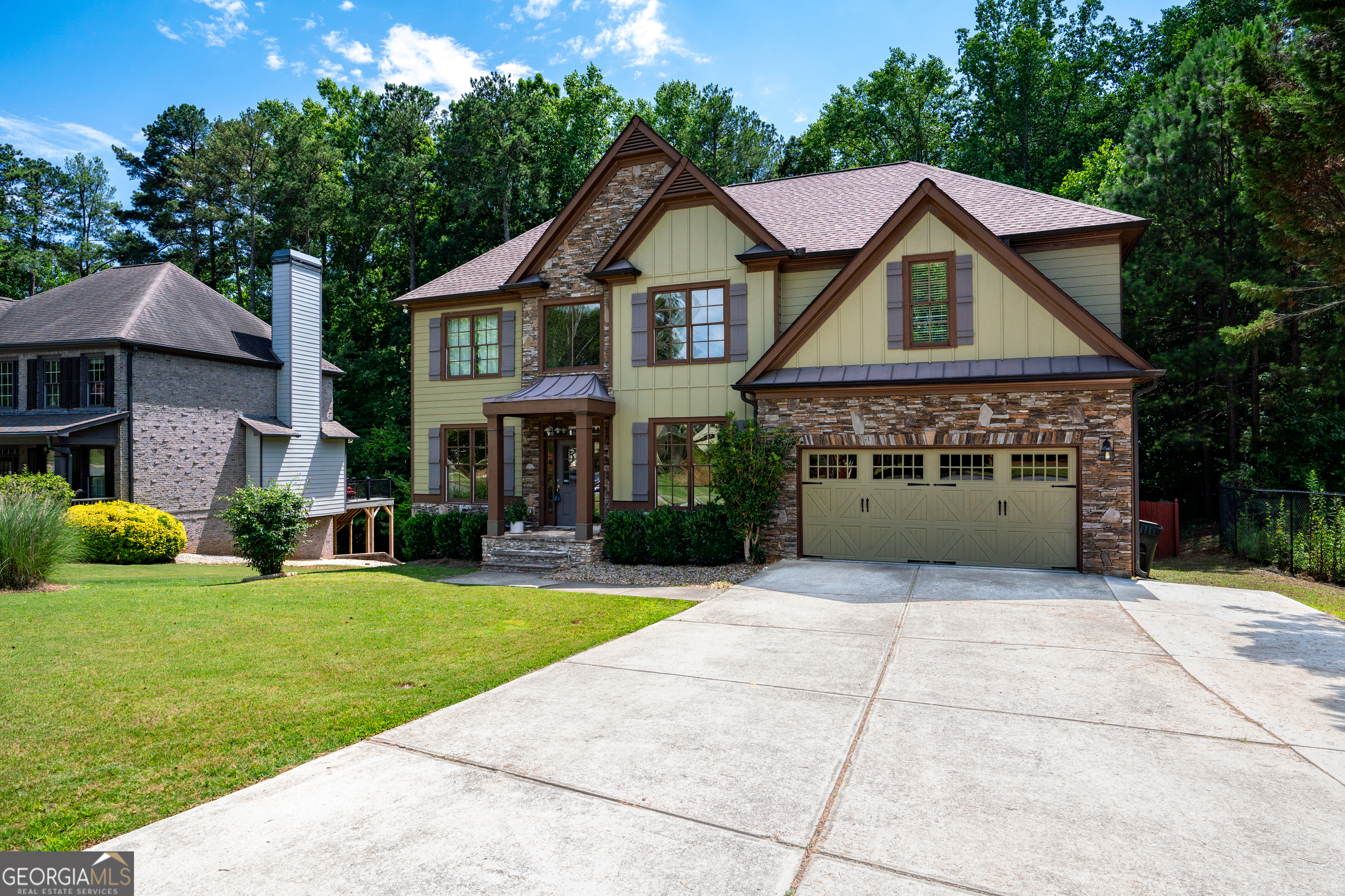 Property Photo:  2020 Heritage Green Drive  GA 30064 