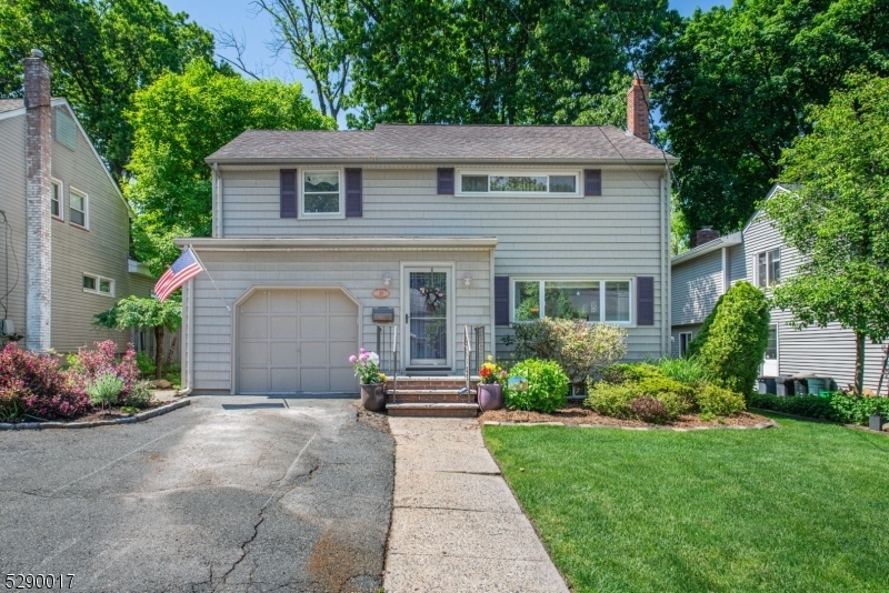 Property Photo:  33 Brentwood Dr  NJ 07044 