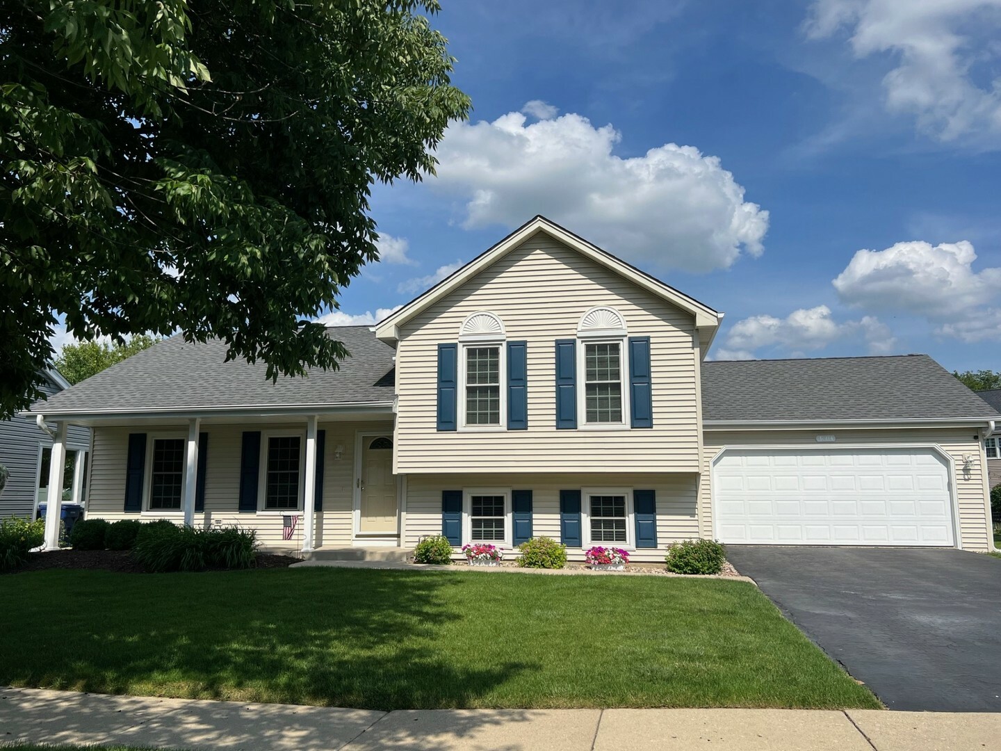 Property Photo: 1604 Fender Road IL 60565
