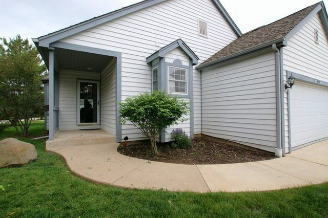 Property Photo:  1442 Garnet Court  IL 60031 