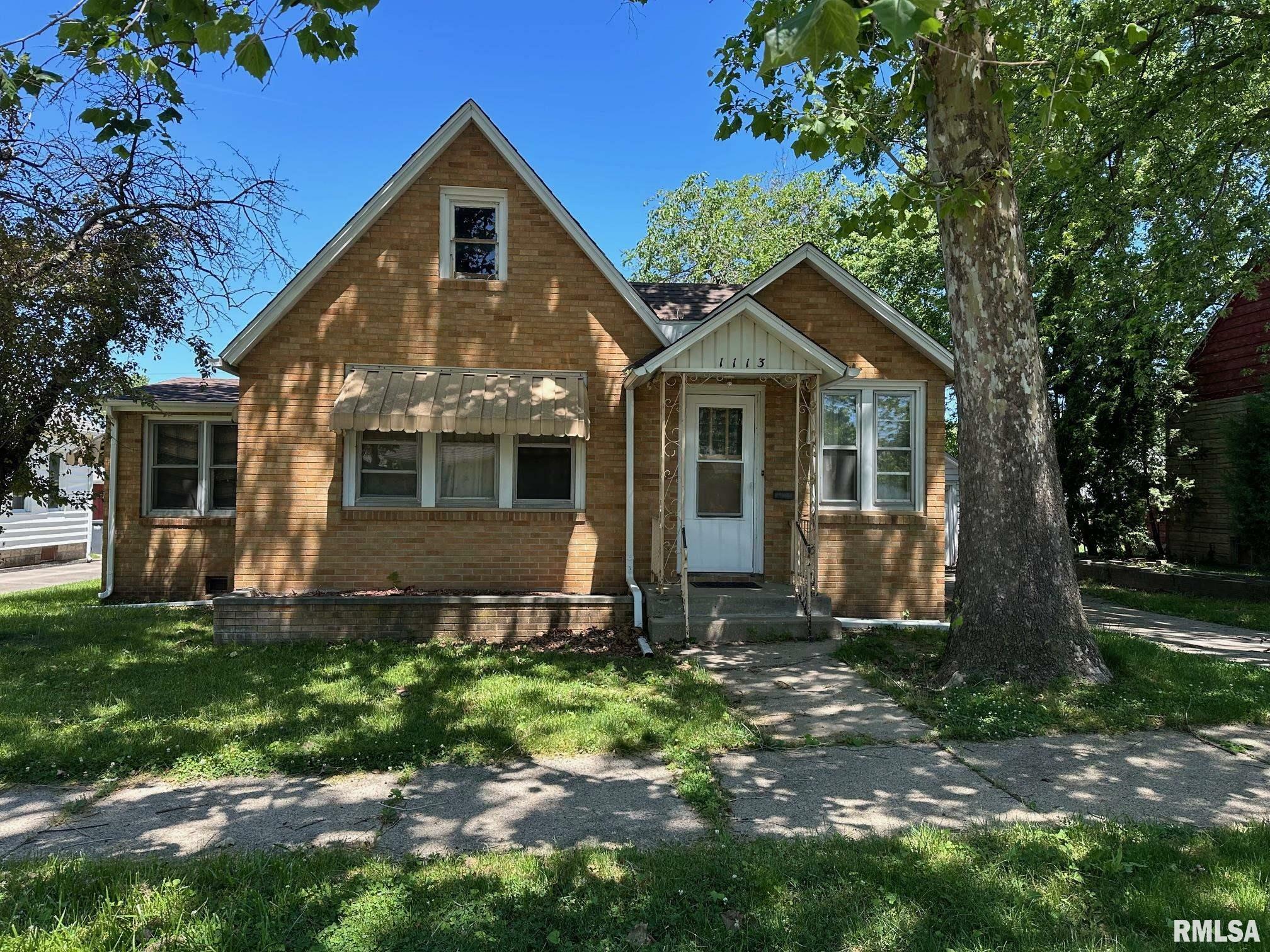 Property Photo:  1113 &Amp 1113 1/2 Charlotte Street  IL 61554 