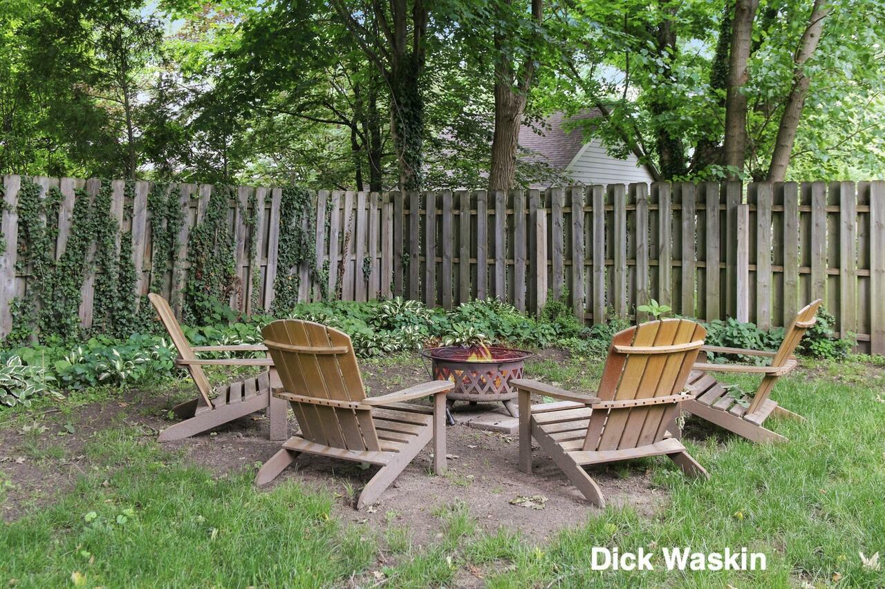 Property Photo:  540 Mason Street  MI 49453 