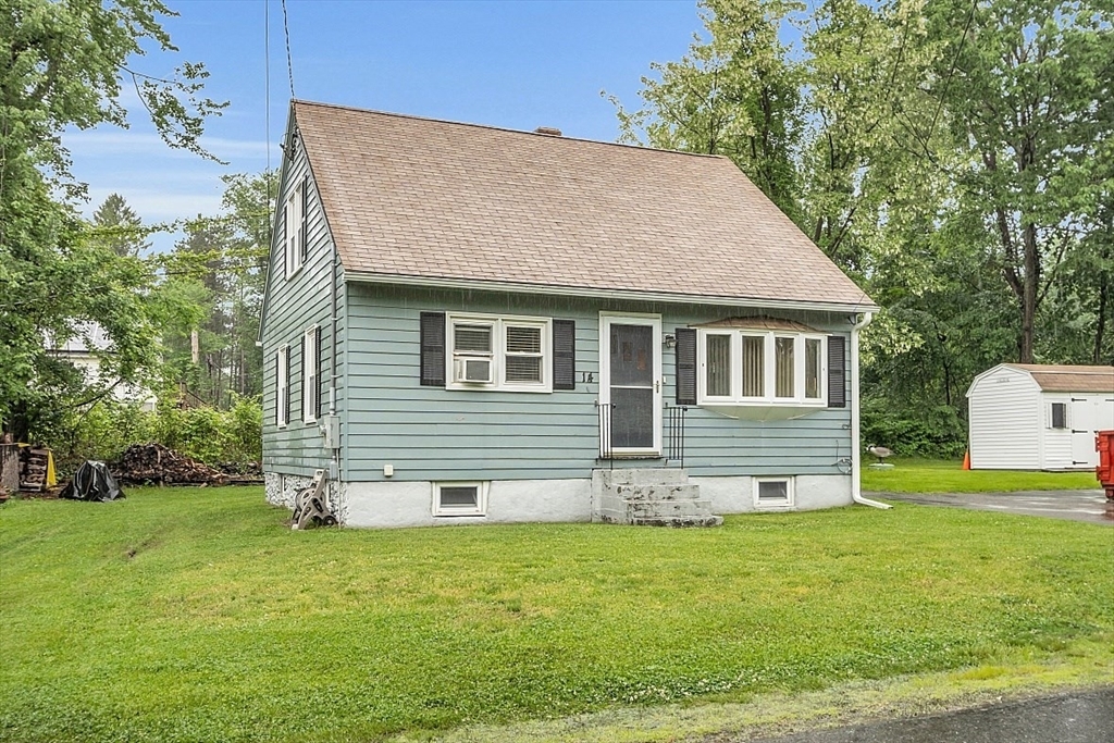 Property Photo: 14 Lakeview Avnue MA 01462