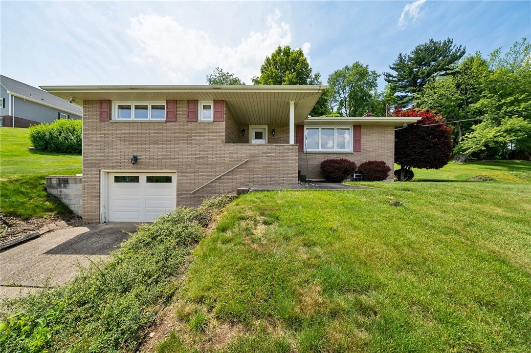 Property Photo: 536 Beazell Rd PA 15012