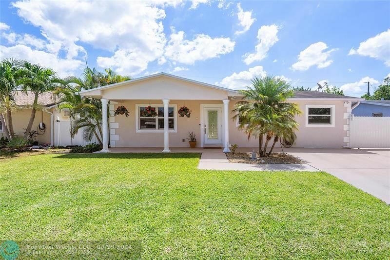 Property Photo: 3021 N 72nd Way FL 33024