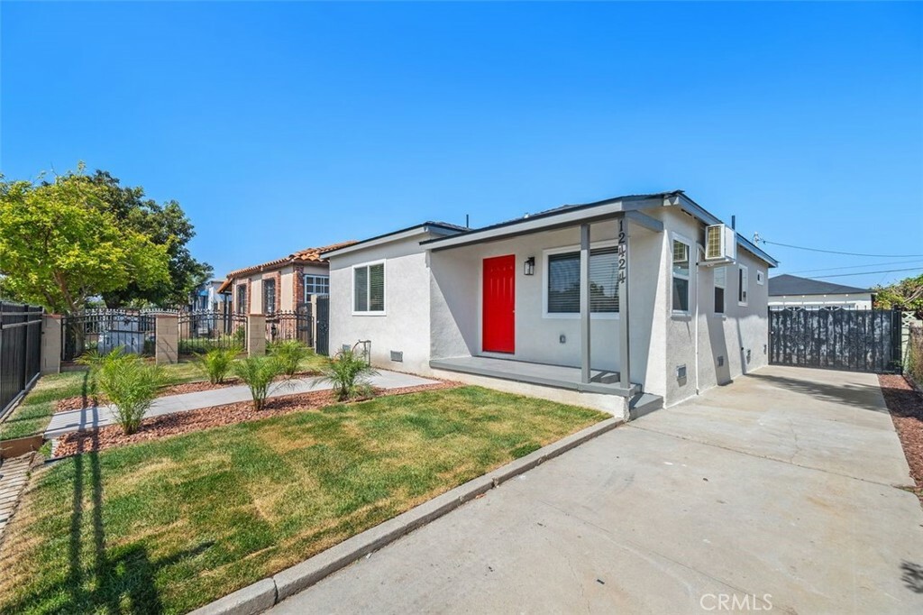 Property Photo:  12424 S San Pedro Street  CA 90061 