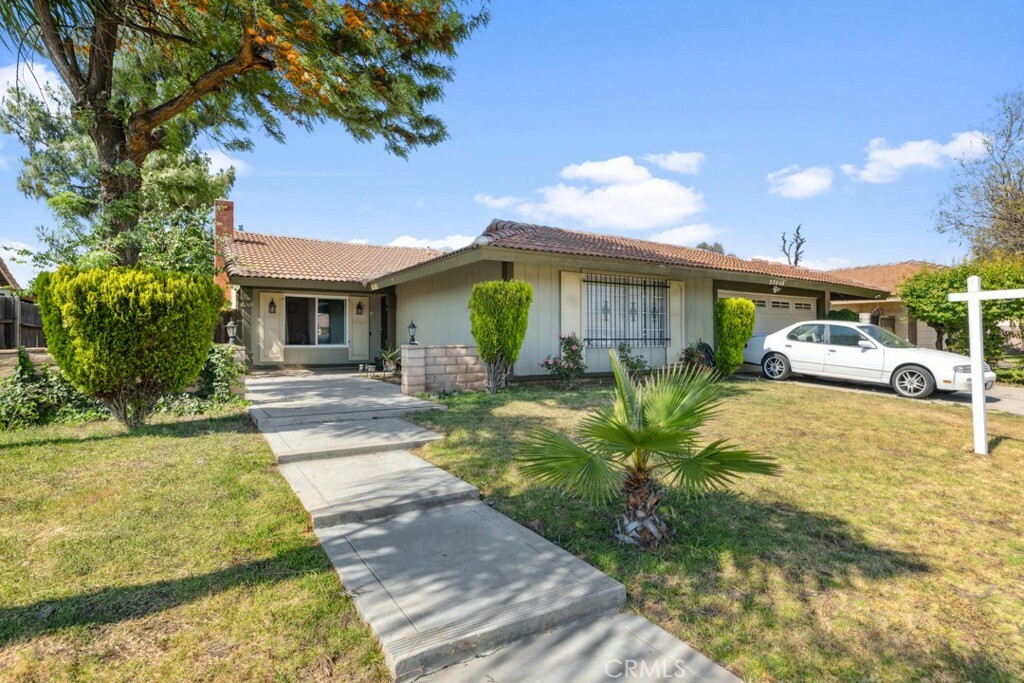 Property Photo: 23848 Dracaea Avenue CA 92553