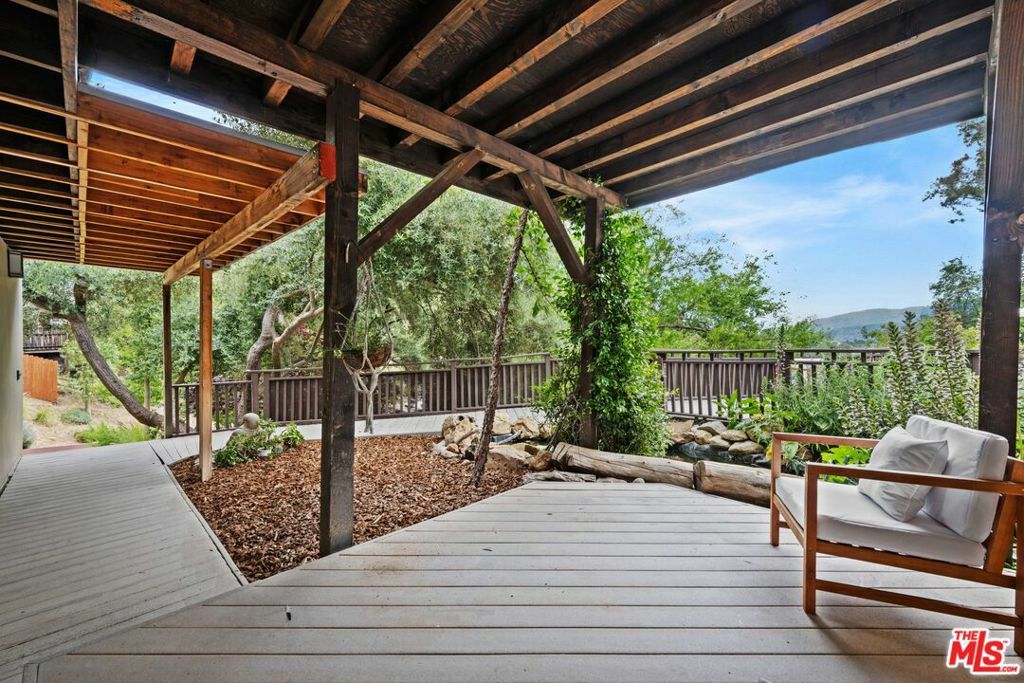 Property Photo:  2545 Burson Road  CA 90290 