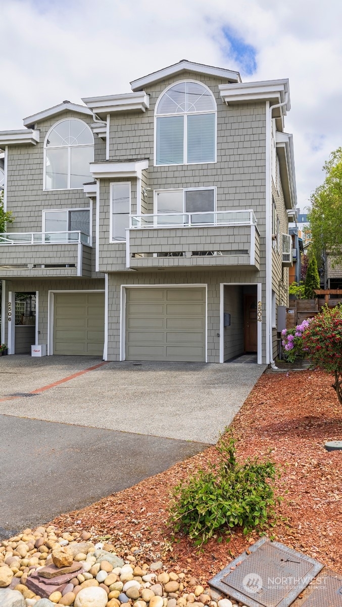 Property Photo:  2504 Fairview Avenue E  WA 98102 