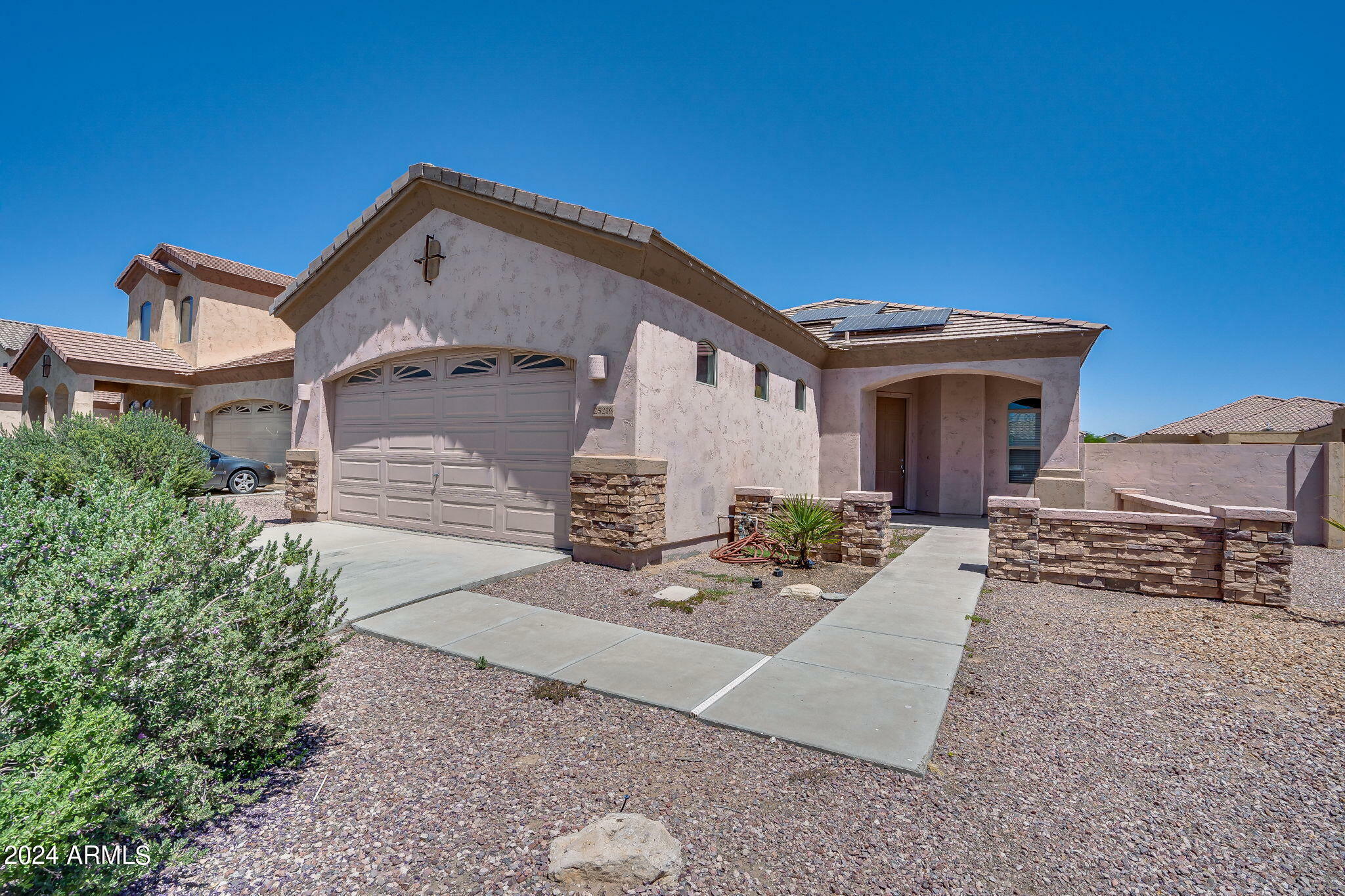Property Photo: 25216 W Parkside Lane N AZ 85326