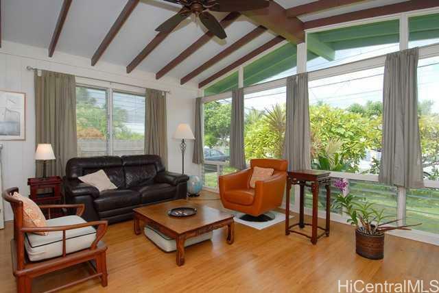 Property Photo:  445 Kalama Street  HI 96734 