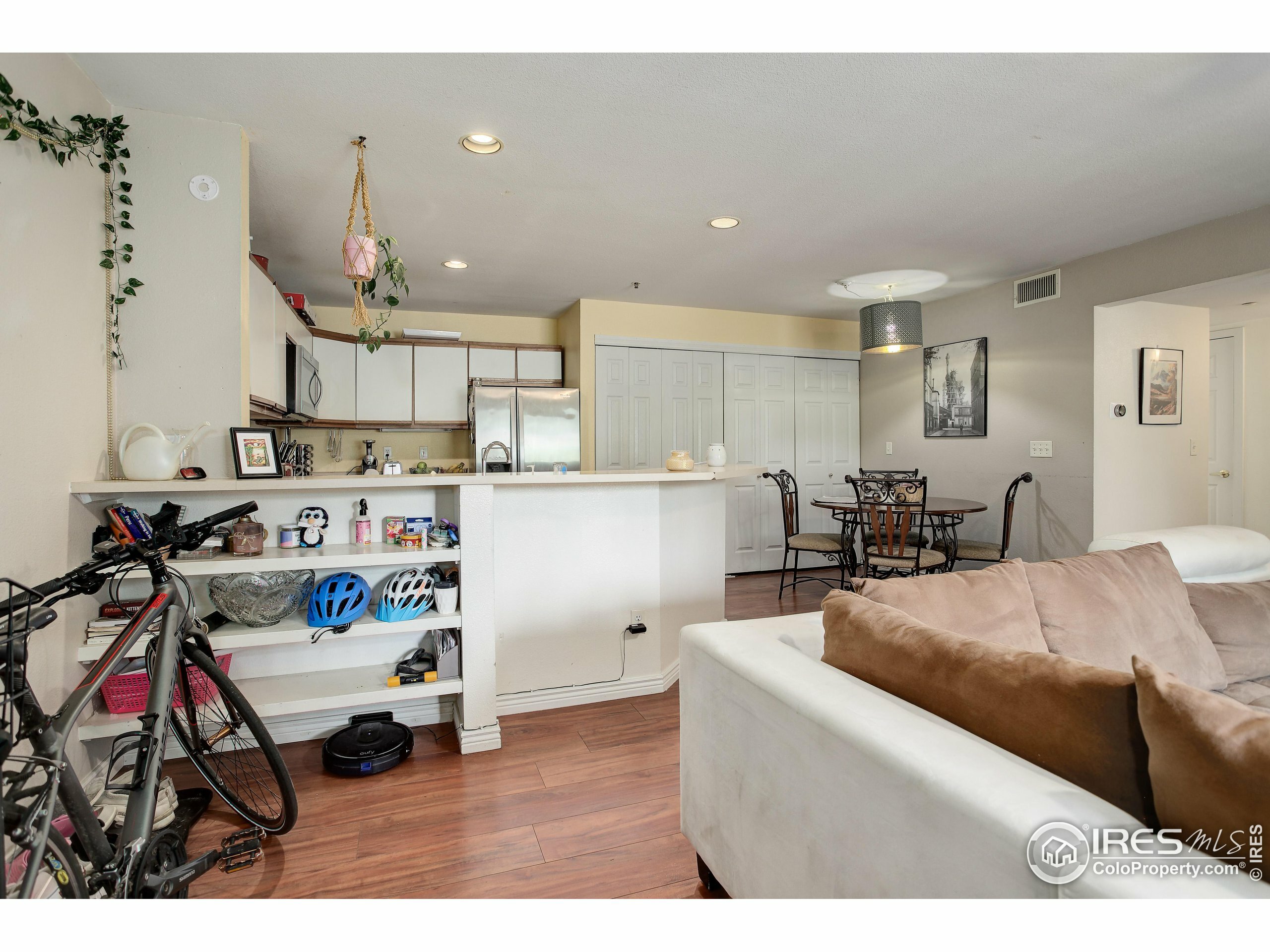 Property Photo:  33 S Boulder Cir 120  CO 80303 