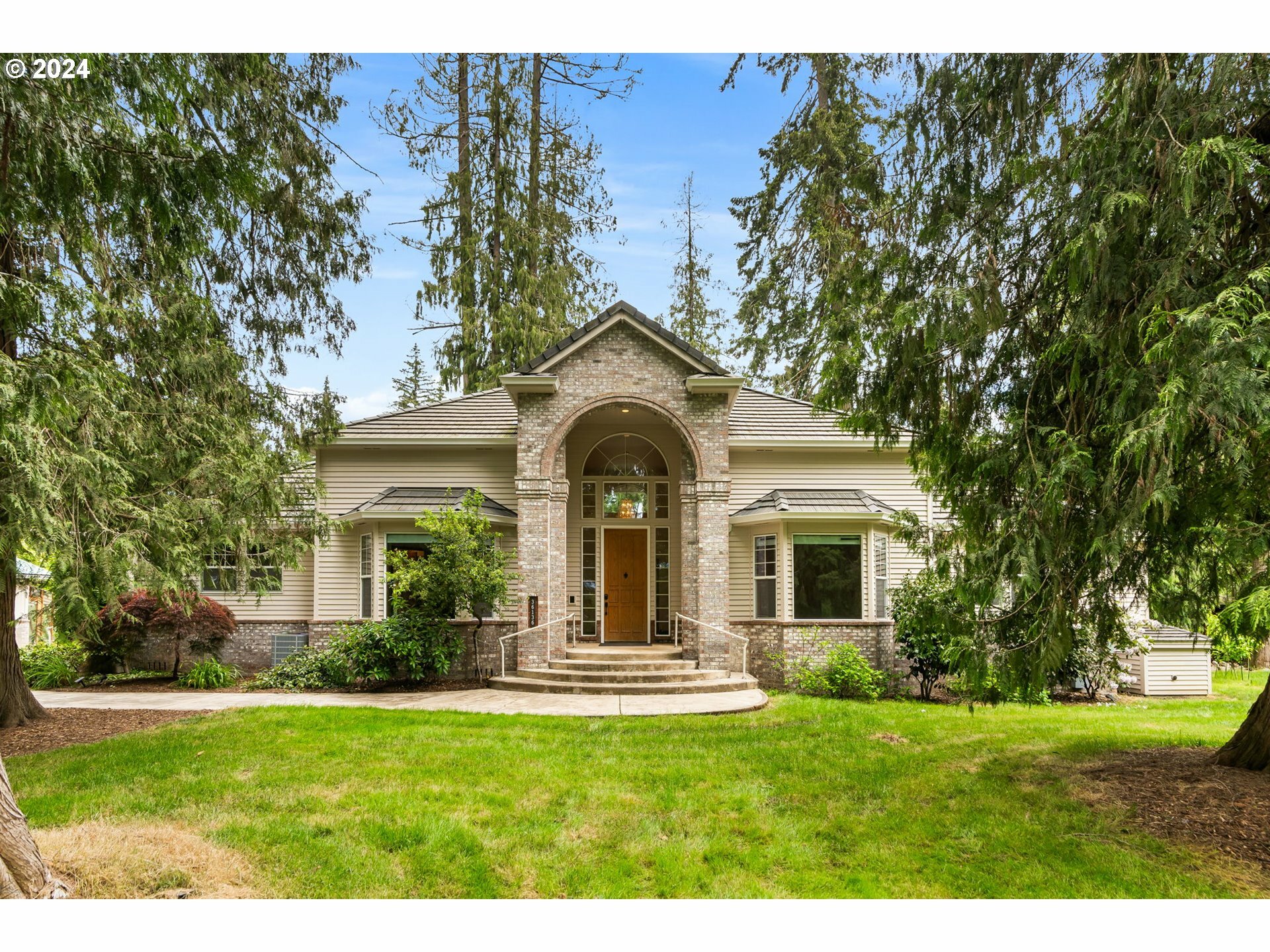 Property Photo: 36136 S Megan Rd OR 97038