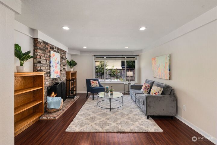 Property Photo:  5527 116th Avenue NE  WA 98033 